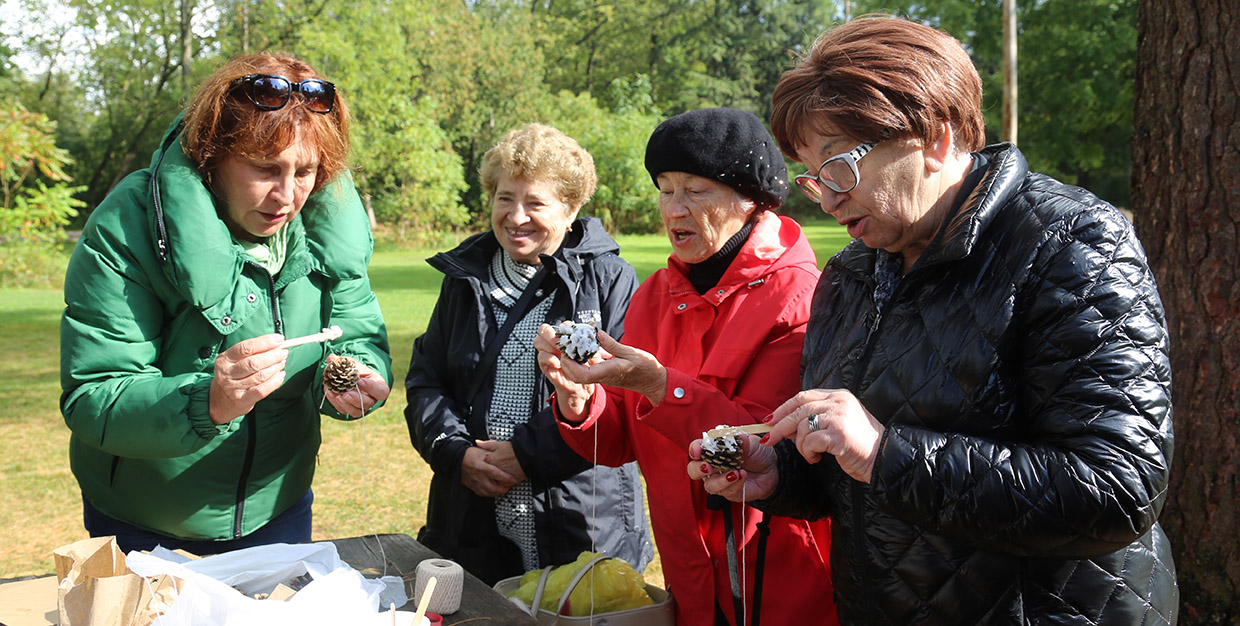 seniors take part in a crafting workshop at Kortright Centre