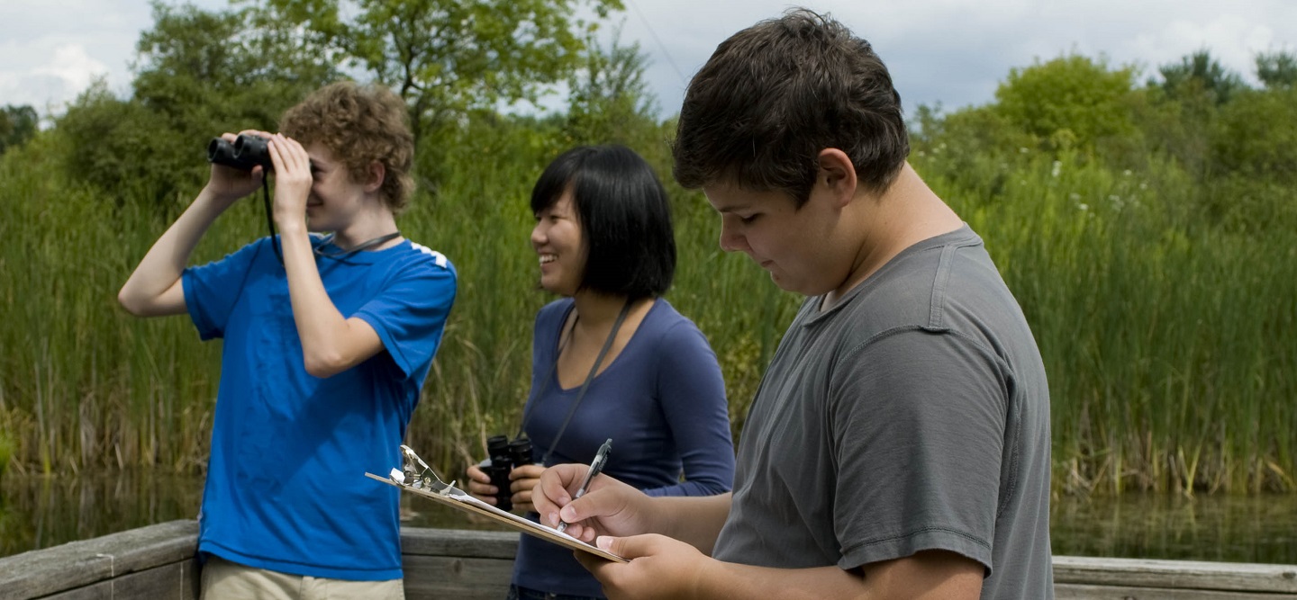 students explore natural habitat at Kortright Centre