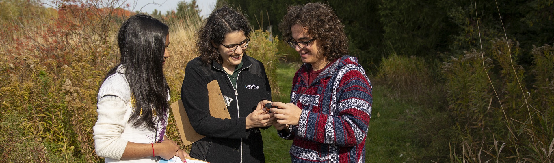 Kortright educator and students take part in beginner naturalist workshop